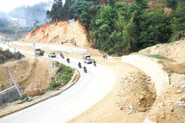 सूर्यविनायक चक्रपथ जोड्ने पलाँसे -तारकेश्वर सडकको शिलान्यास